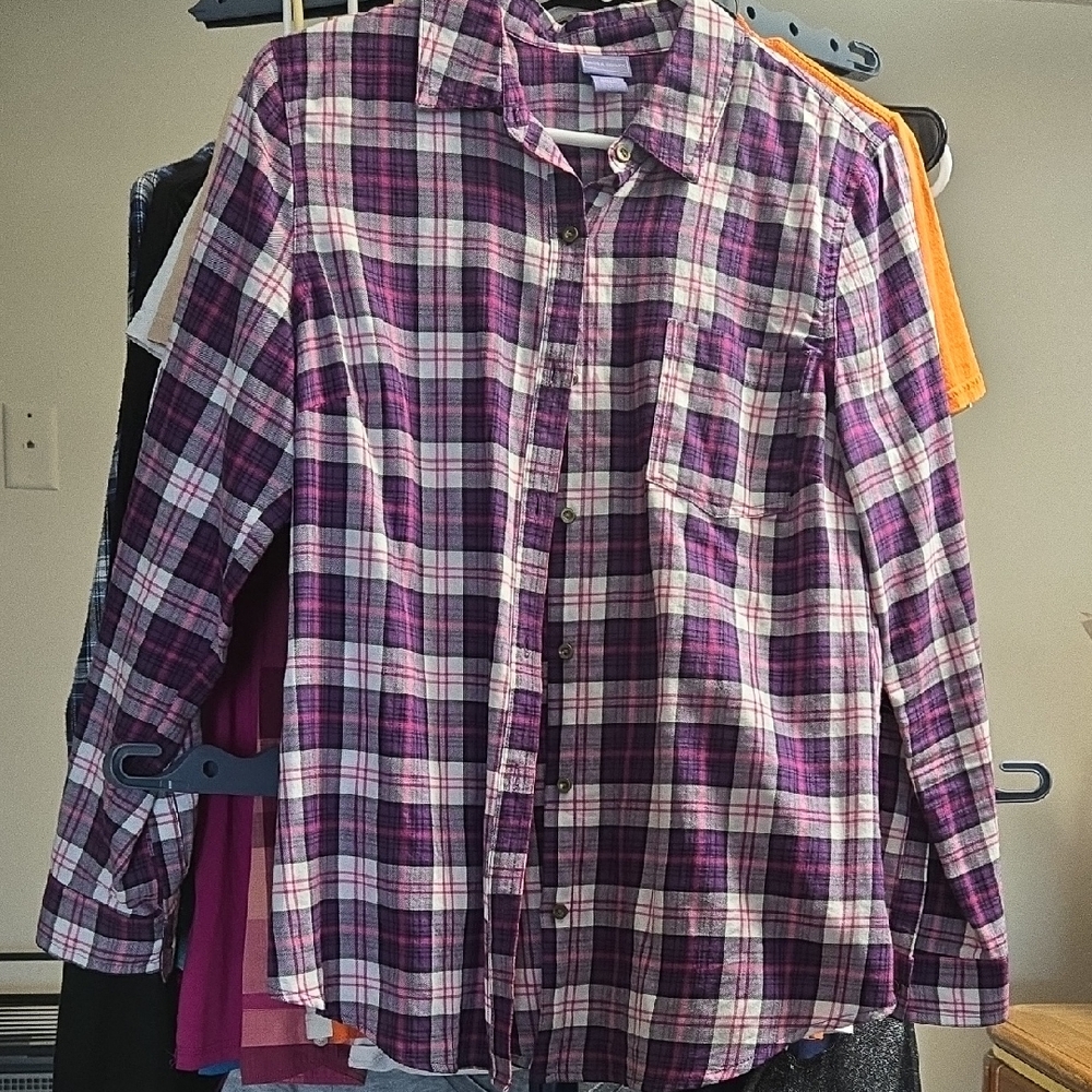 Women's S Plaid Button-Up Shirt in Purple and White